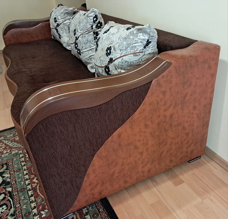 Canapea extensibila + perne