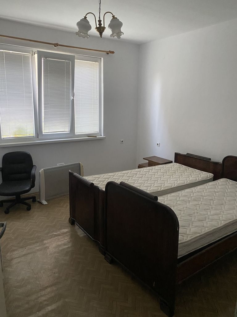 Дава се под наем Четиристаен апартамент в Пловдив, Гагарин - 75 кв.м за 255 € - Снимка #3