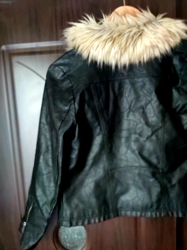 Geaca neagra imitatie de piele