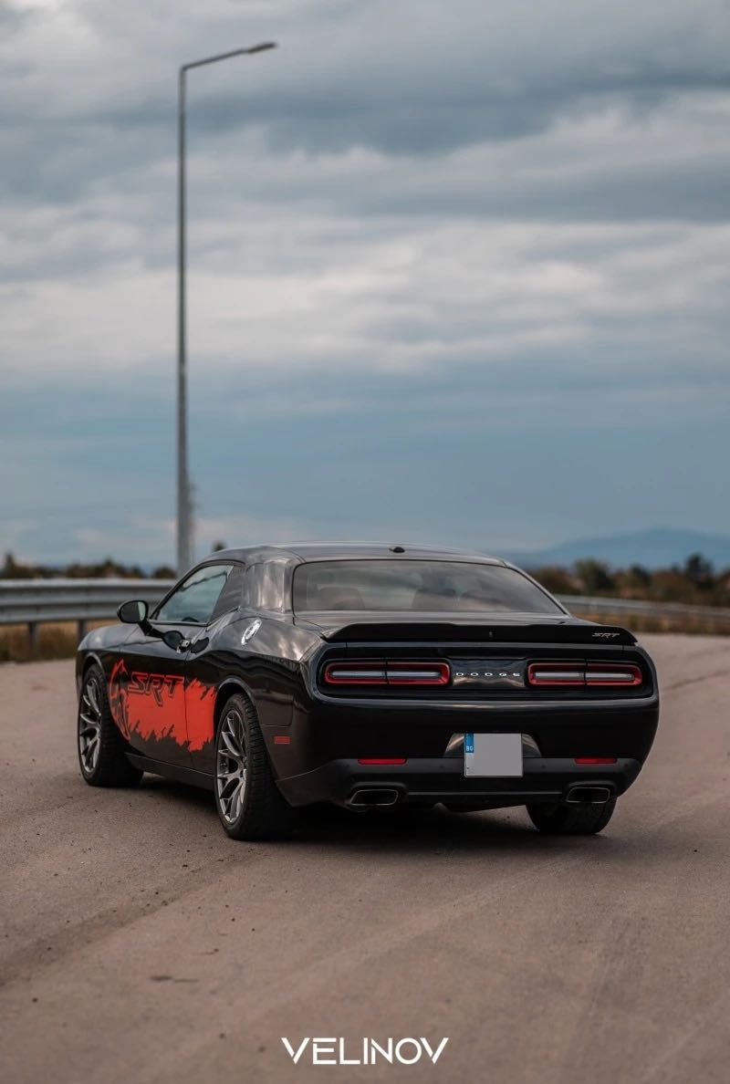 Dodge Challenger SRT HEMI 6.4 -485 hp