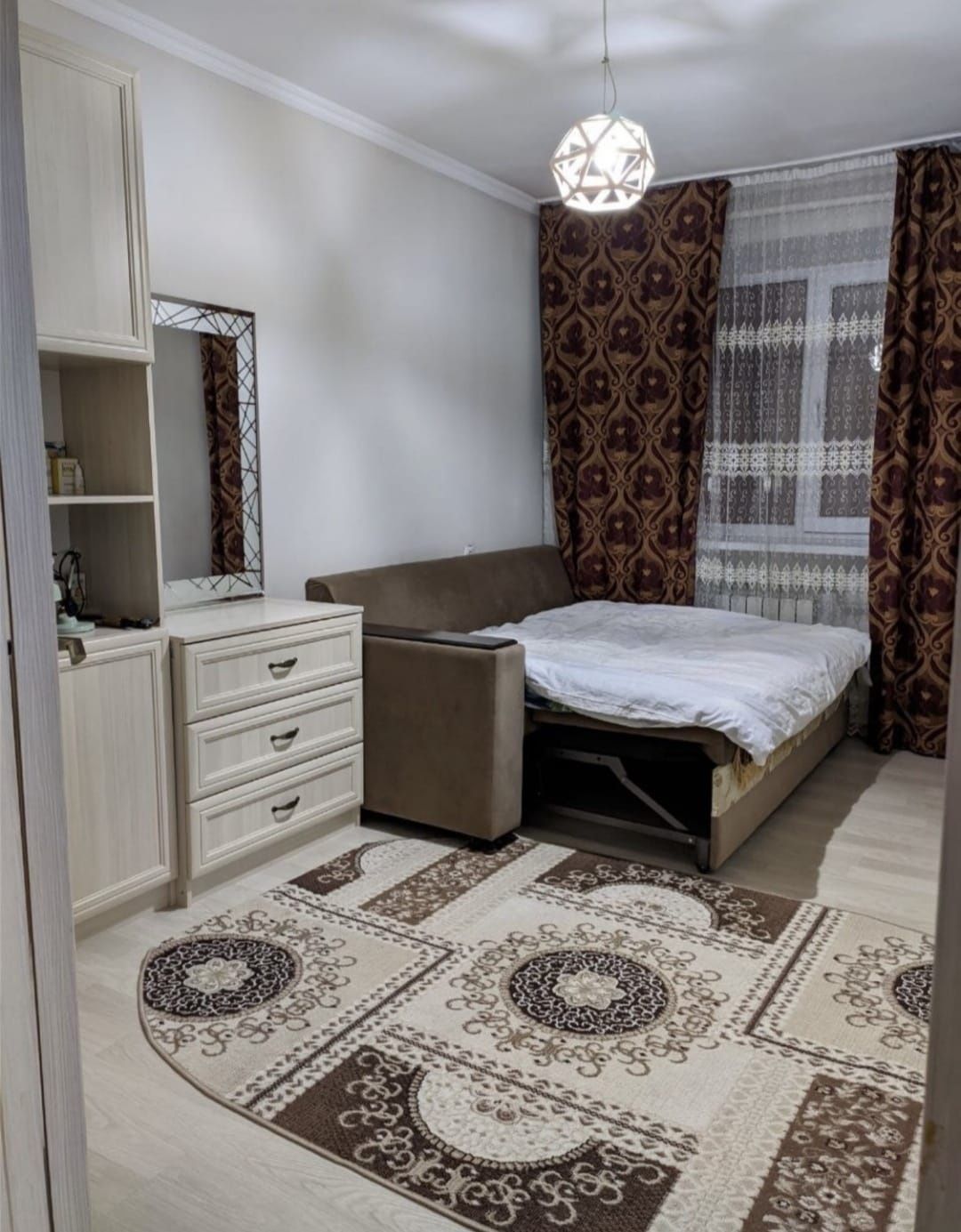 Продается 4-х комн квартира Центр Горбольница Проспект Жамбыла