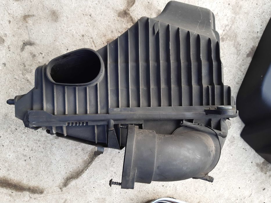 Carcasa filtru aer Conducte cutie automata VW TOUAREG 7L 2.5 BAC
