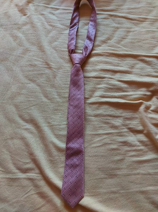 Вратовръзки в различни цветове