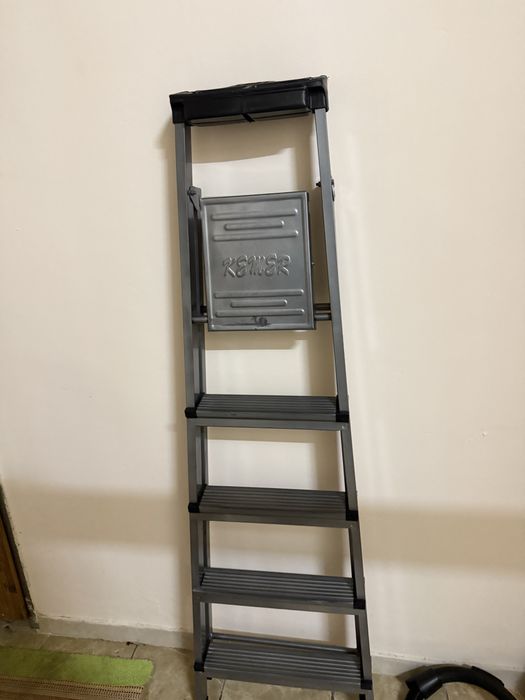 Парагенератор, пылесос и стременянка продается. Пар 25к, пылесосо 25к