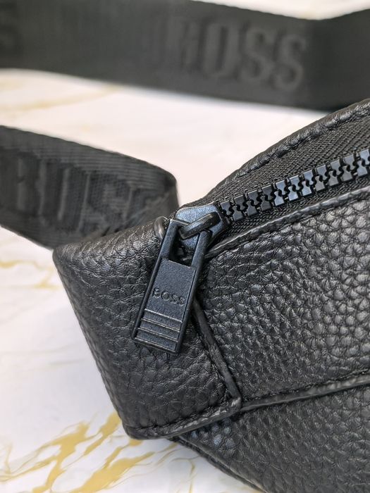 Hugo Boss чанта банан