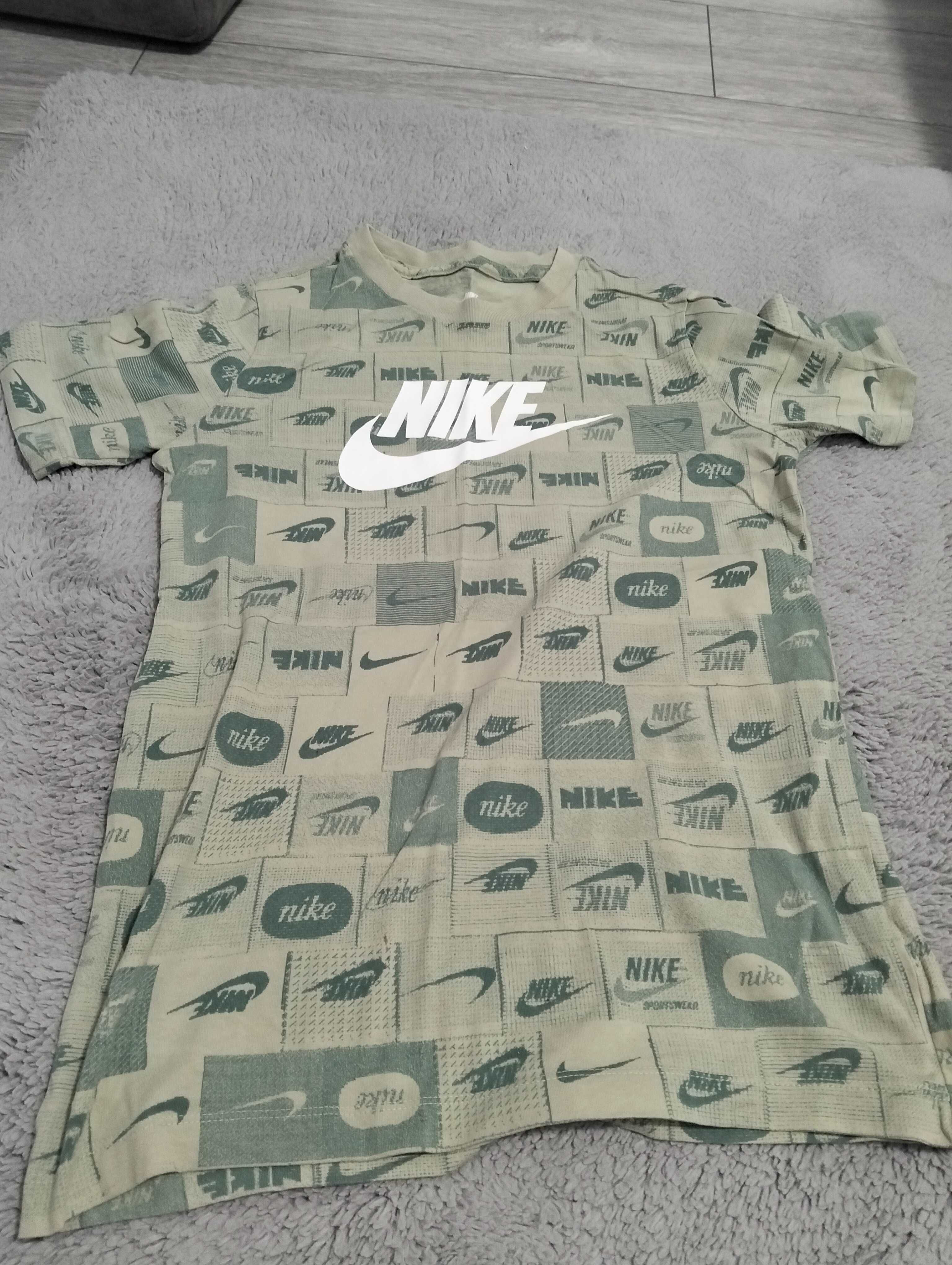 Tricou nike verde