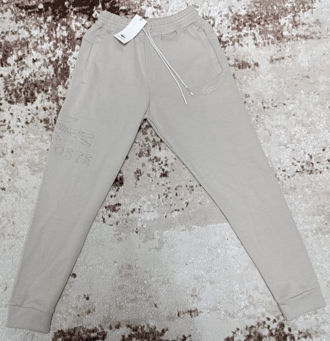 Vând pantalon nou de bărbați Lacoste