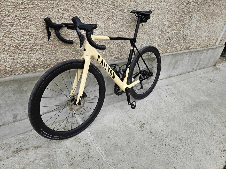 Шосеен велосипед Canyon Ultimate CF 7 Di2