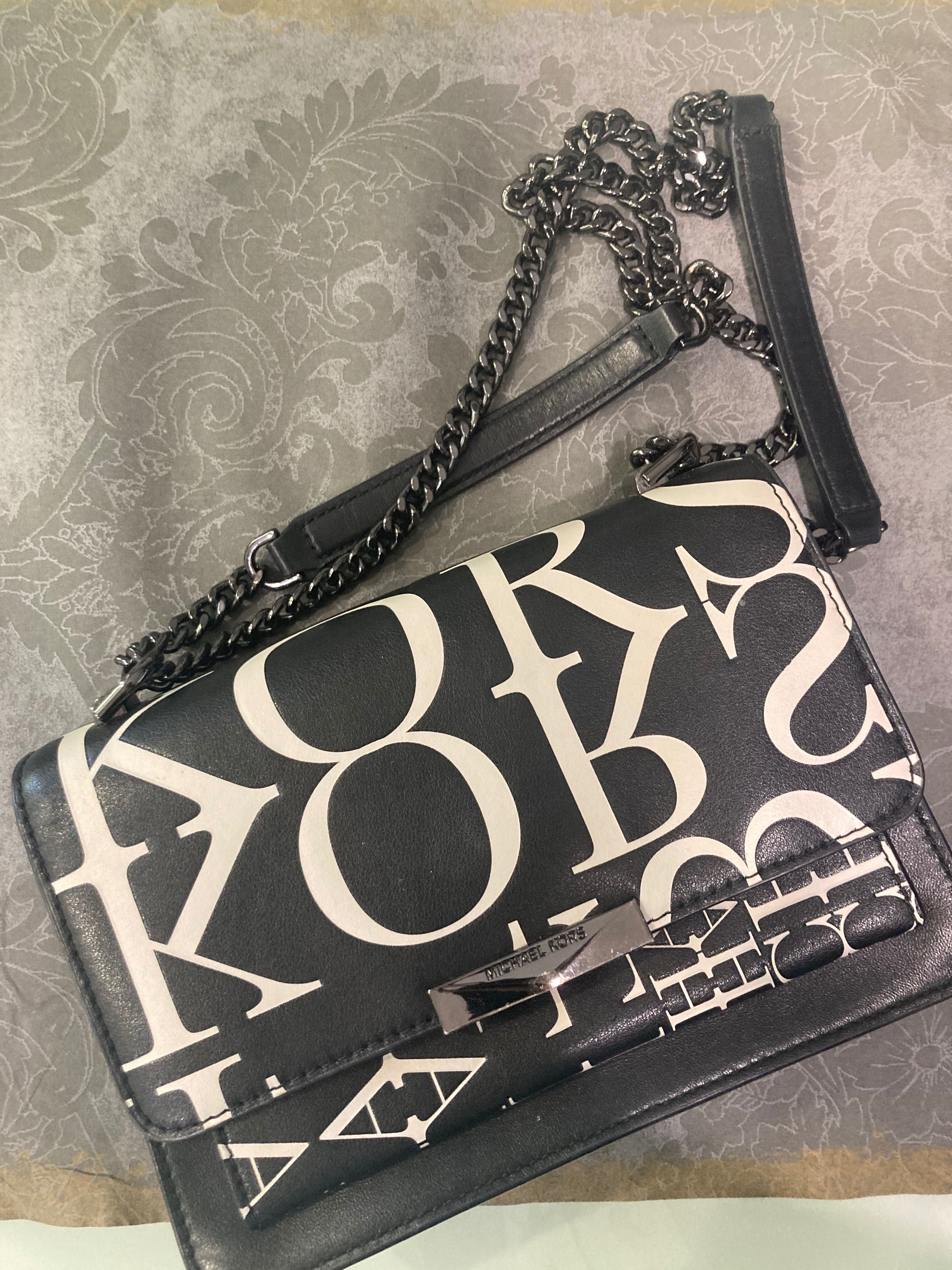 Michael kors чанта