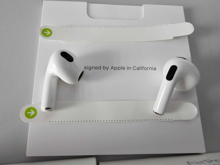 Casti Apple AirPods 3 - MagSafe Charging Case - MME73ZM/A