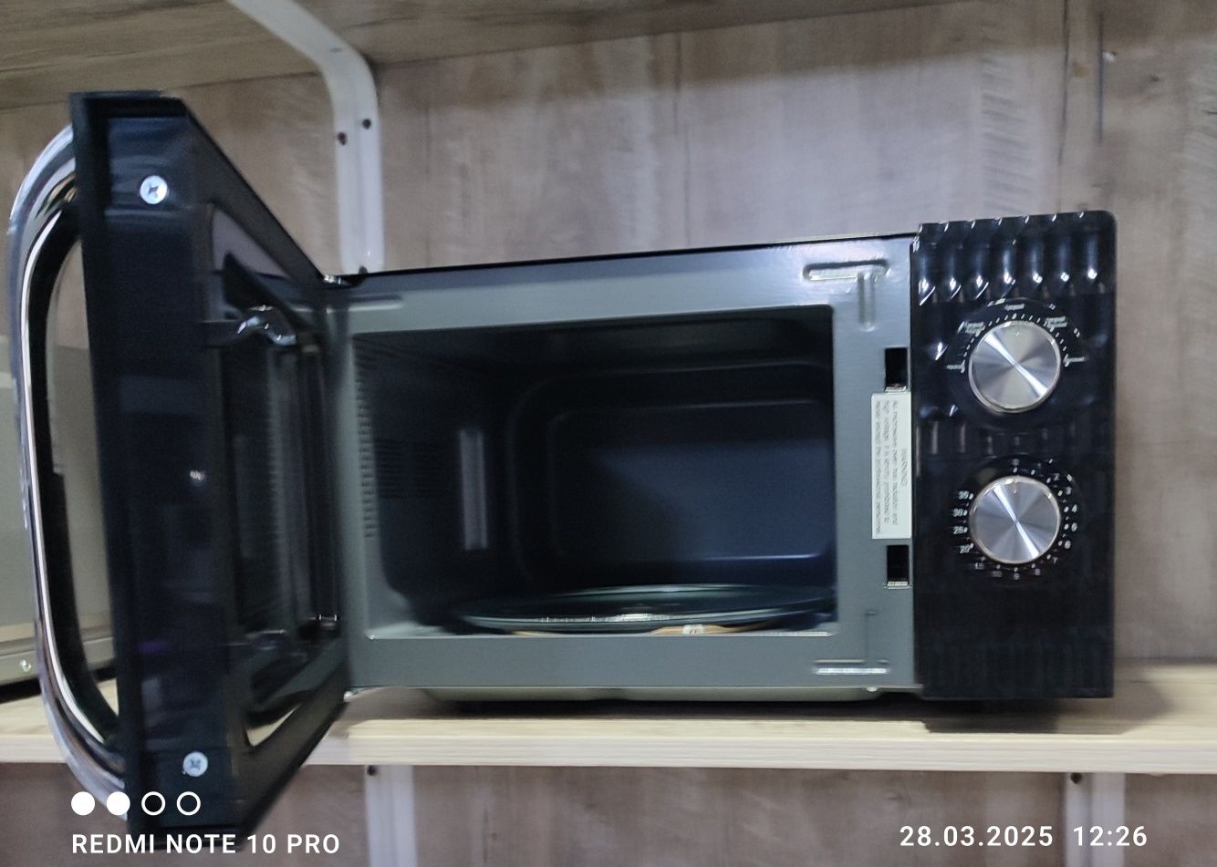 Микроволновая печь бренда IDEAL