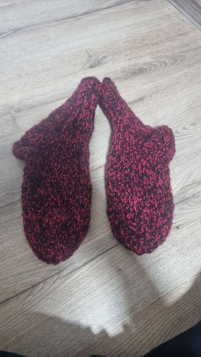 Ciorapi de lână călduroși și pufoși