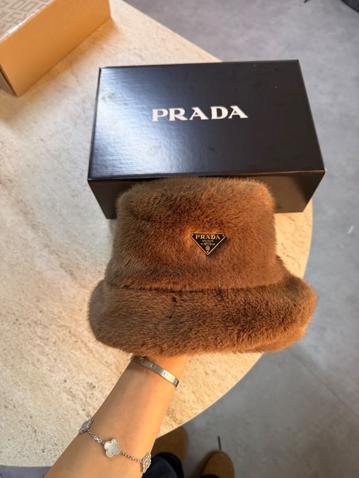 Шапка Prada Shearling Bucket Hat Brown