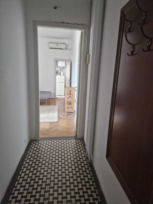 Garsoniera Piata Romana