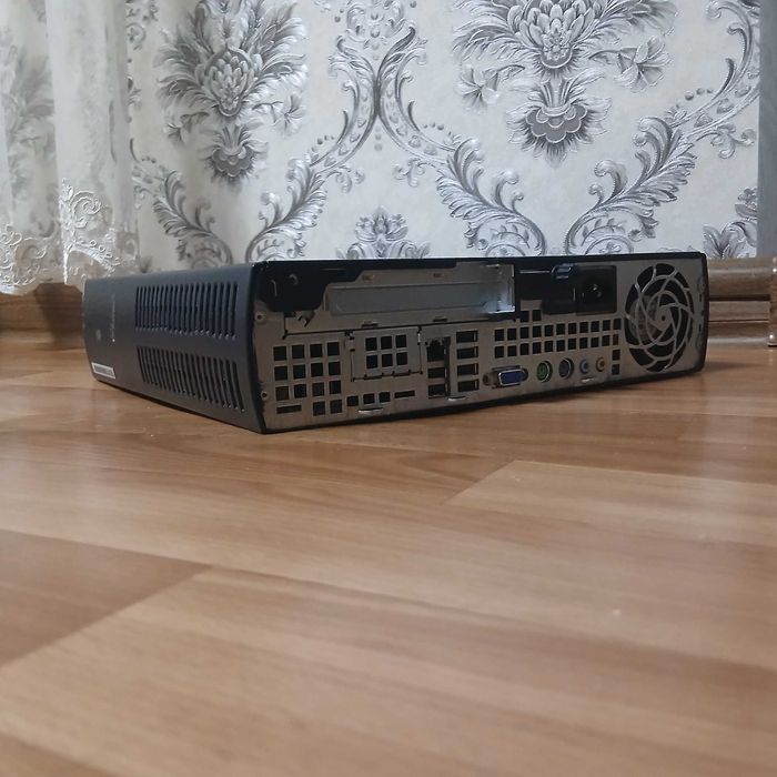 Настольный компьютер HP Compaq dc7600 Ultra-slim Desktop