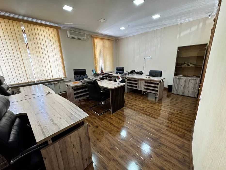 Аренла Нежилой Ц1, 250м2, автопарковка, 8 комната