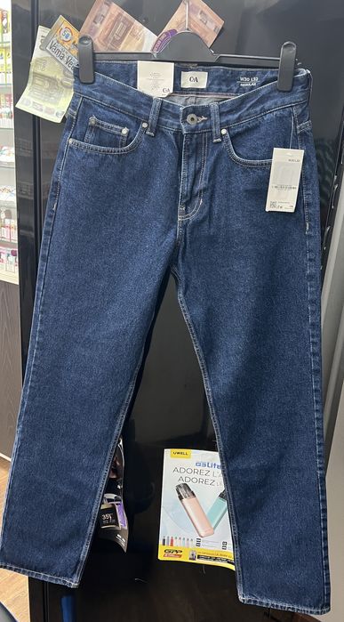 Vând blugi regular fit noi