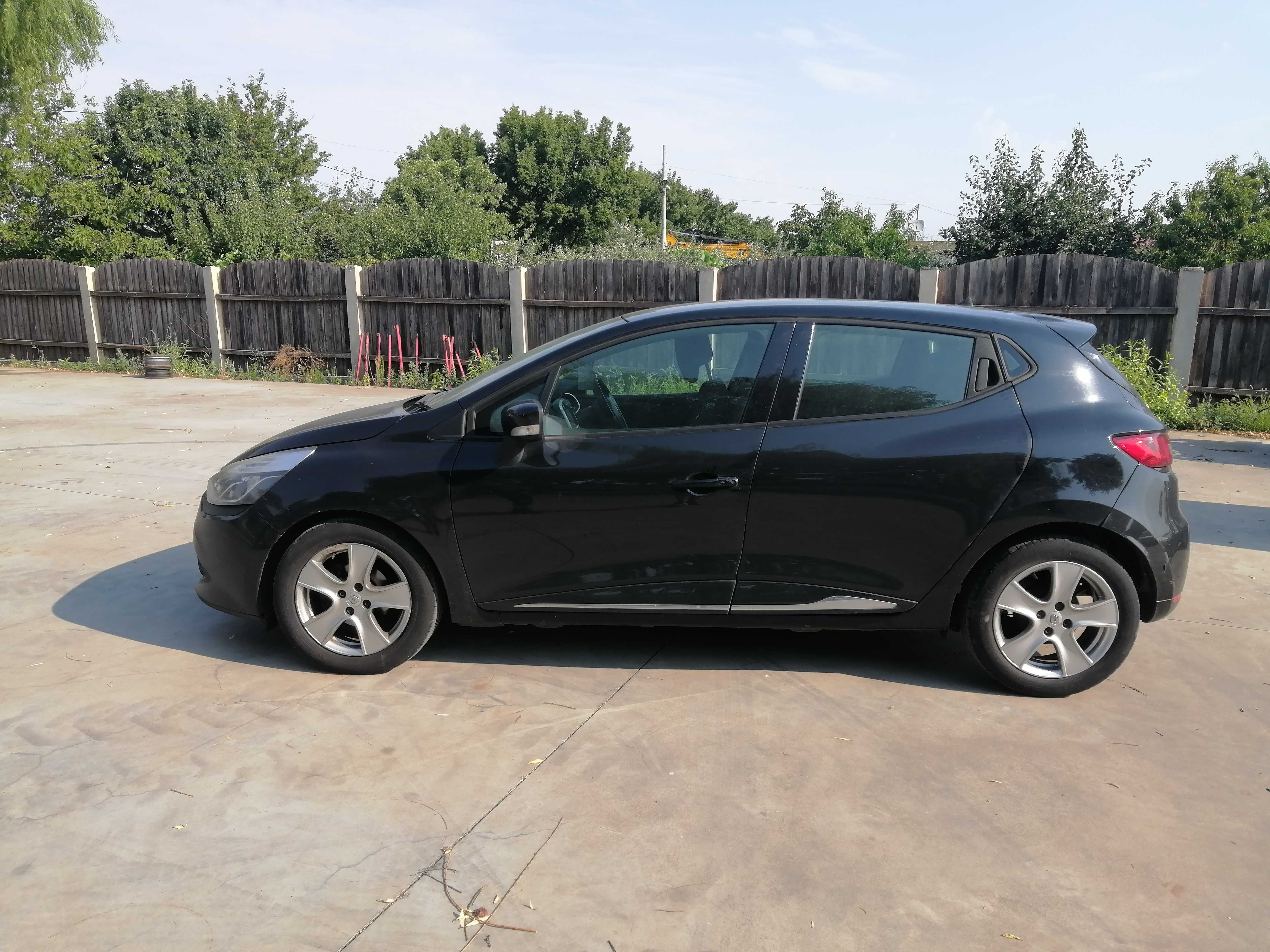 Dezmembram Renault Clio