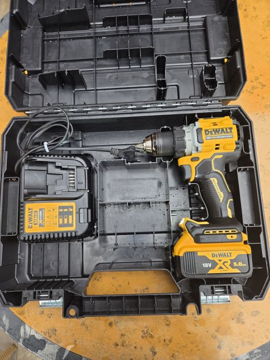 DEWALT DCD800 Безчетков акумулаторен