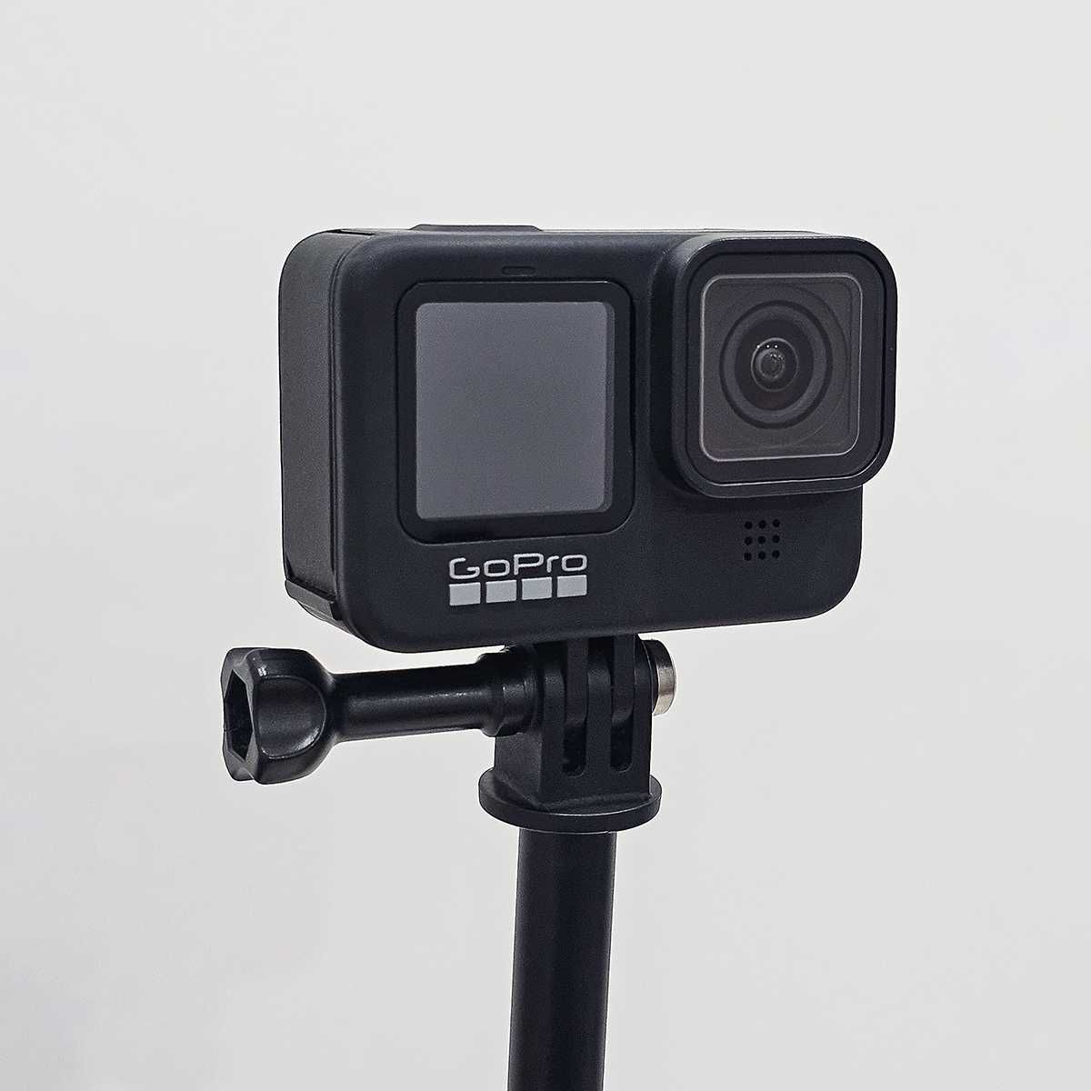 СРОЧНО продам Экшн-камеру GoPro Hero 9 Black + монопод + флешка 64ГБ