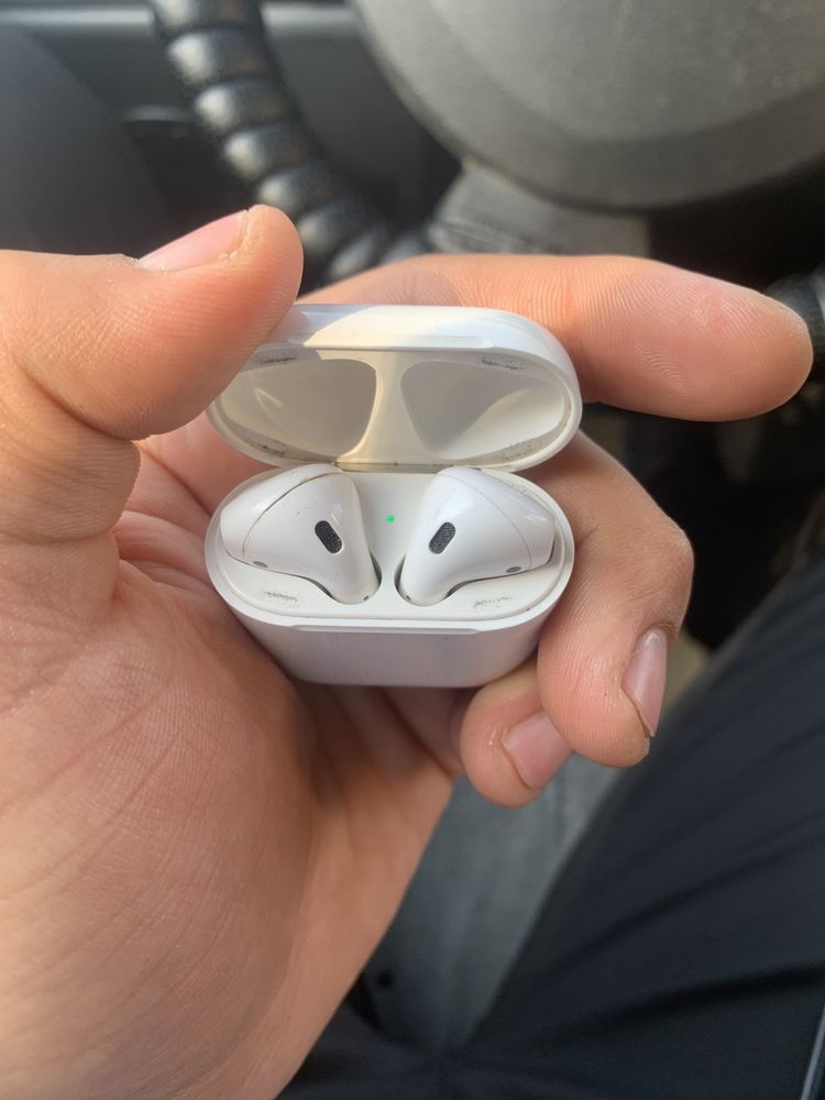 iPhone XR ,Air pods 2