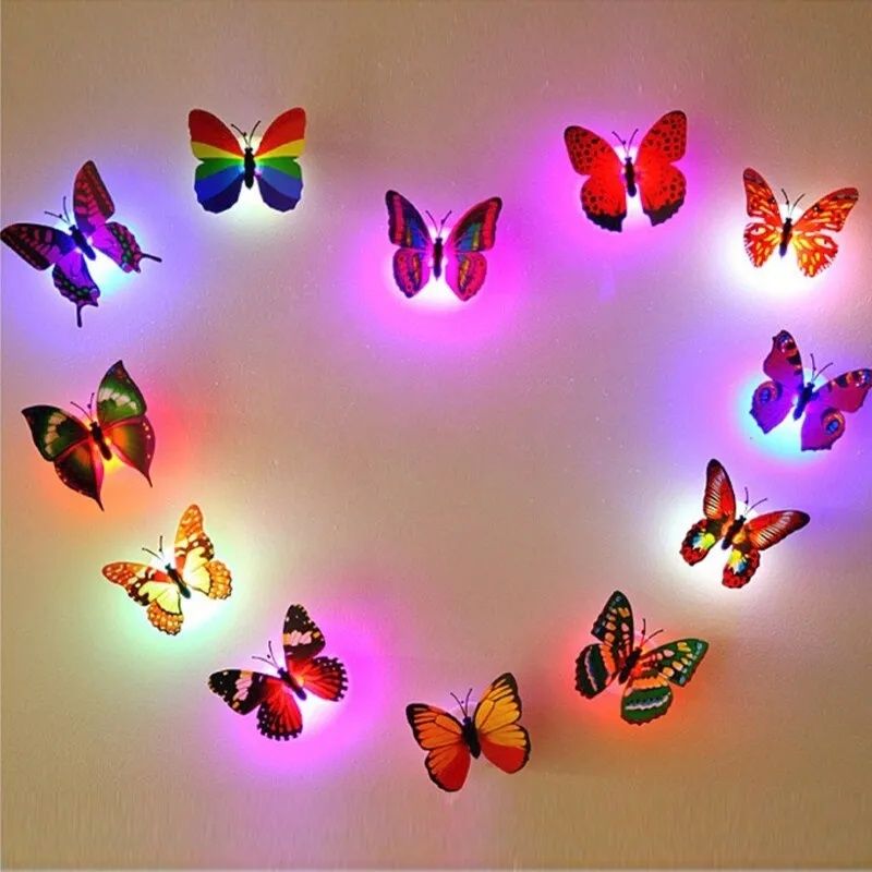 Set 2 Fluturi cu lumină colorată opțională, baterii & sticker incluse