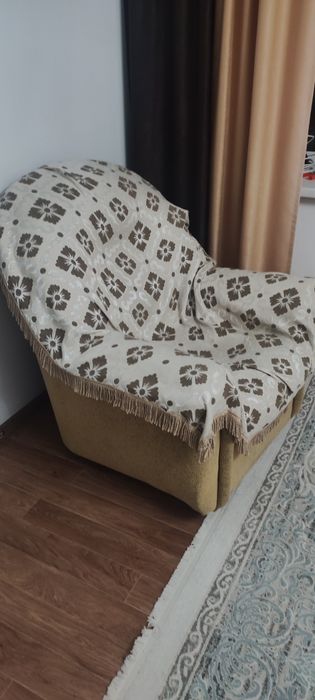 Продам диван с креслом