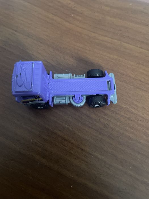 Машинка hot wheels