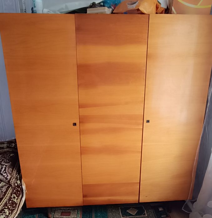 Продам вместительный шифоньер