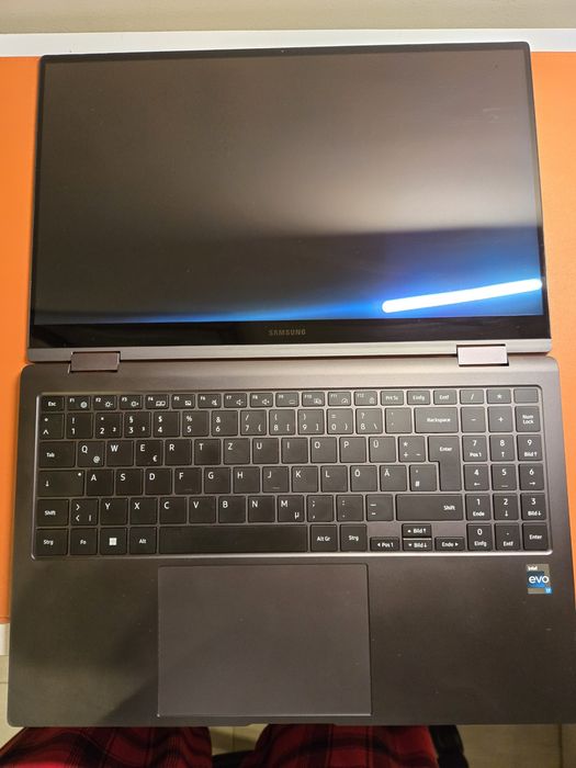 Vând Samsung Galaxy Book 2 Pro 360 i7 1Tb impecabil