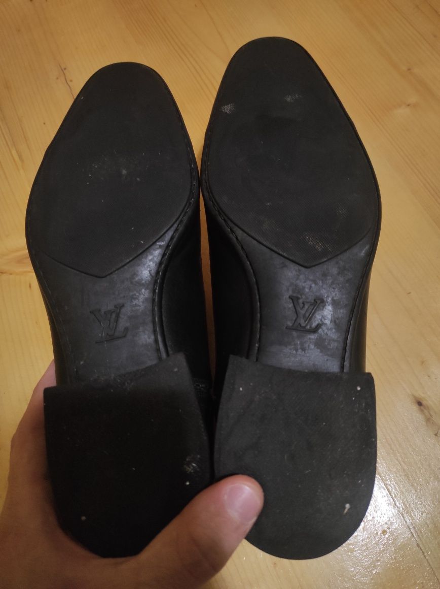 Pantofi Louis Vuitton