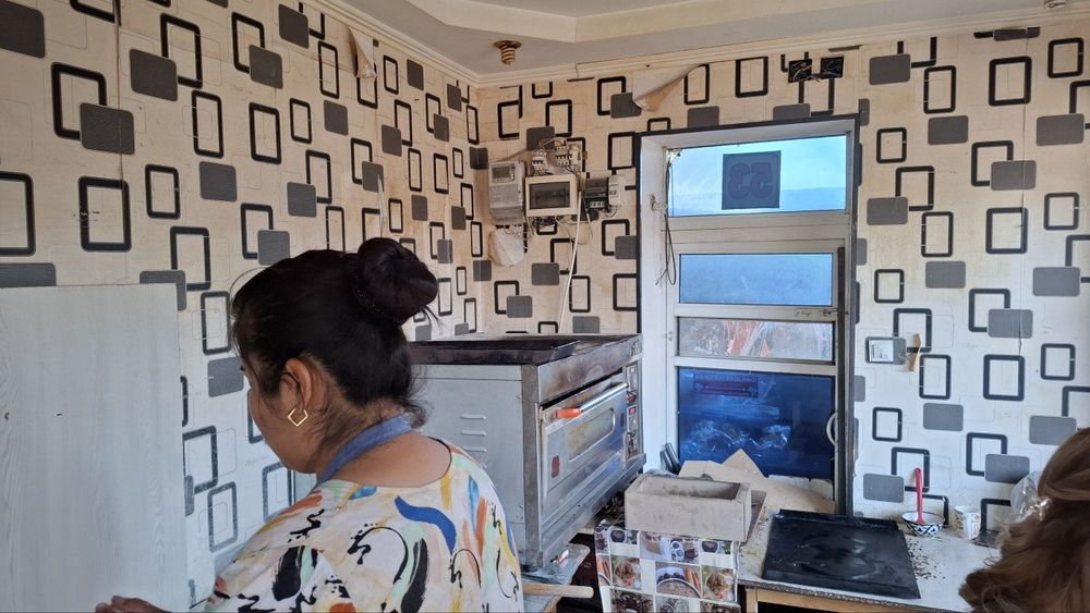 Янги бозор ширинлик каторида дукон сотилади