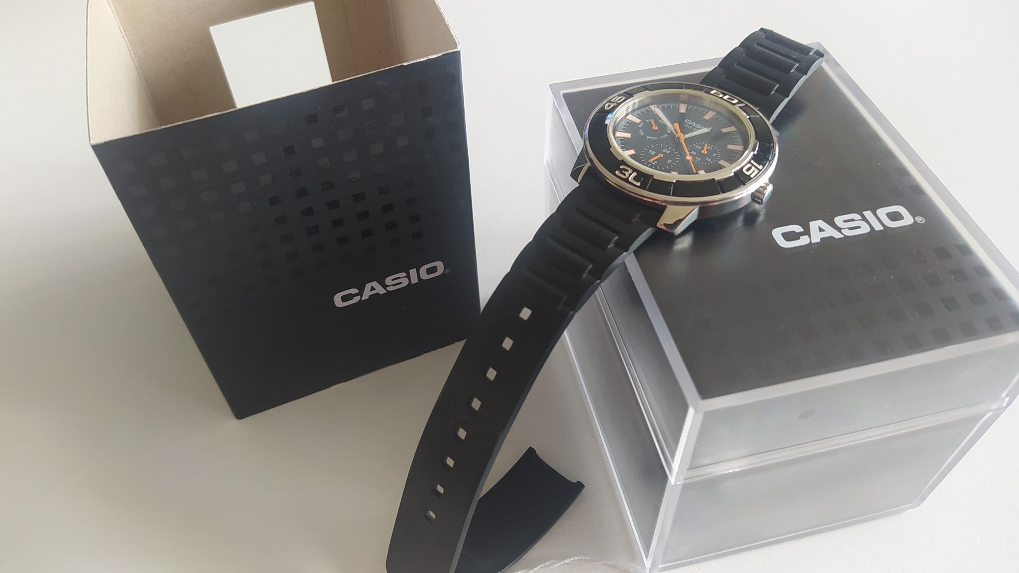 Часовник Casio LTP-1327