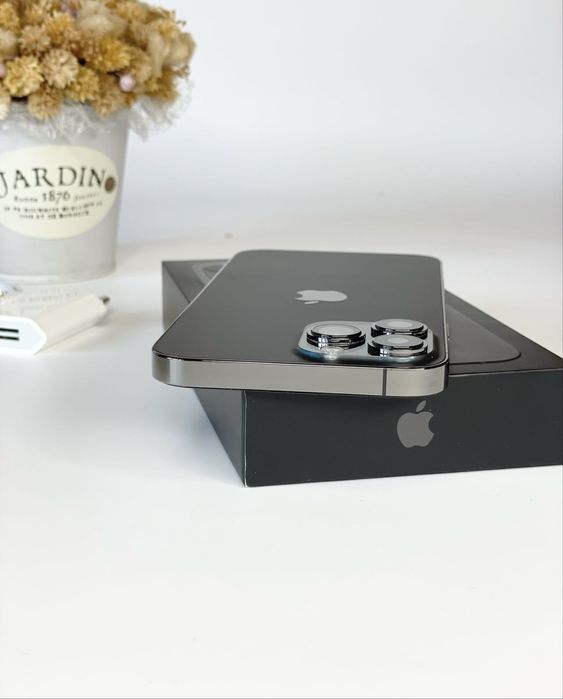 IPhone 13 Pro Max “ 5G “ Graphite “ 256 GB “ Neverlocked “ Full Box “