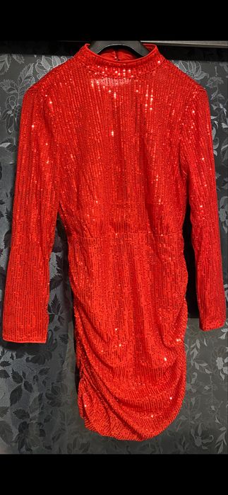 Rochie scurta rosie cu paiete