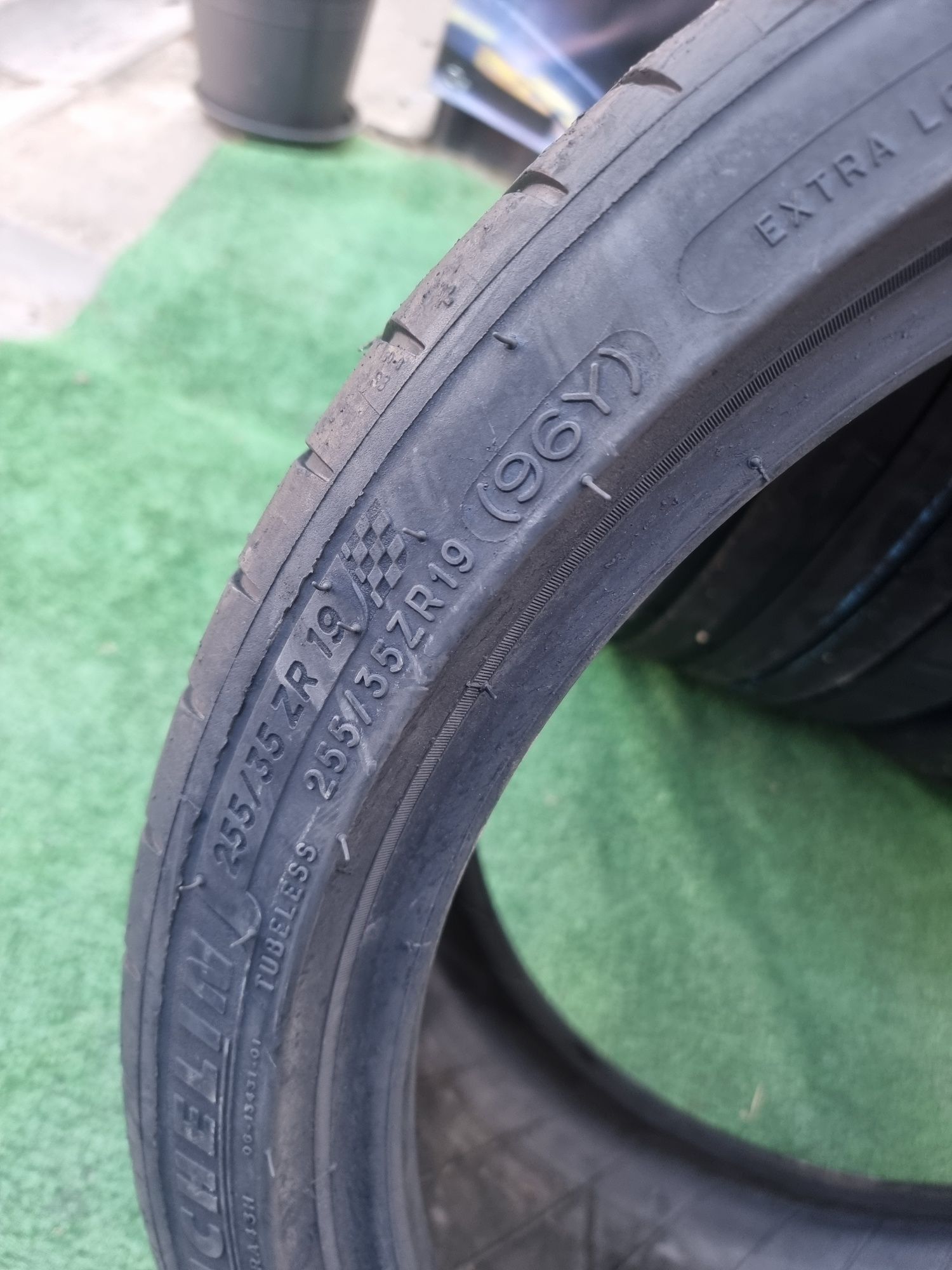 255.35.19 michelin doua buc