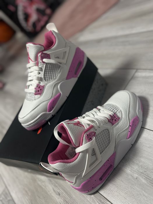 Jordan 4 pink oreo