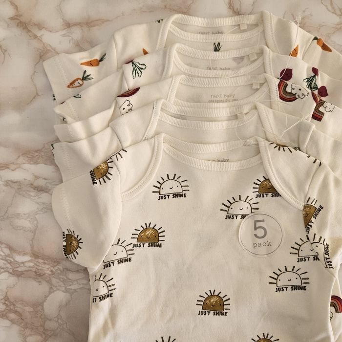 Пакет 5бр бебешки бодита с къс ръкав, NEXT + ПОДАРЪК