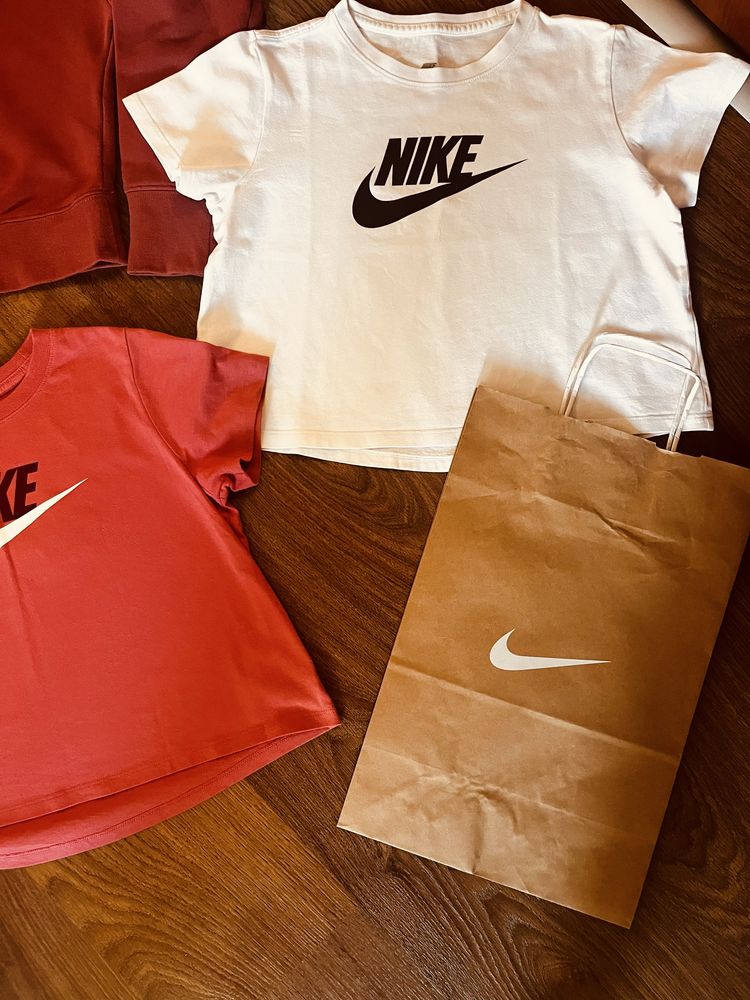 NIKE - оригинални дрешки комплект