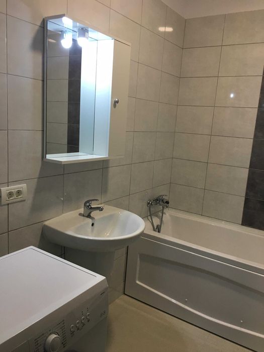 Proprietar Inchiriez Garsoniera Militari Residence