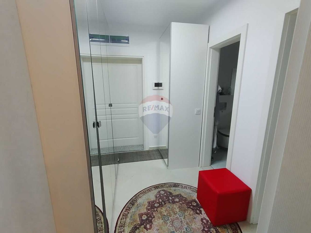 Продава се Двустаен апартамент в к.к. Св.Св. Константин и Елена - 77 кв.м за 2726 €/кв.м - Снимка #5