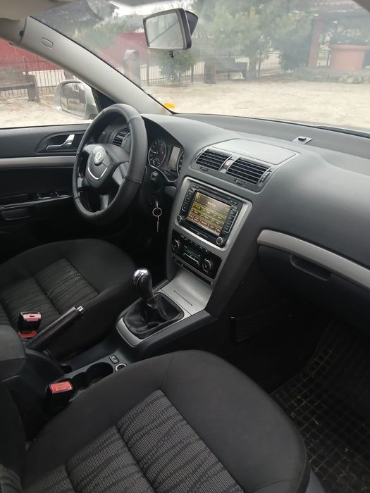 Vând Skoda Octavia 2
