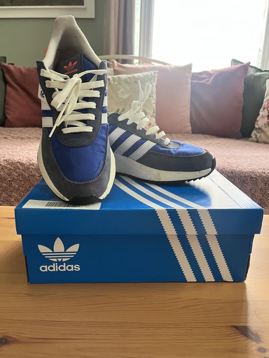 Обувки Adidas