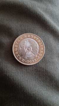 Монета номинала 100 ₸енге сакский стиль