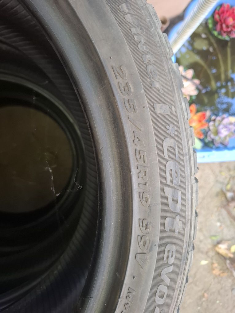 Зимни гуми 235/45/19