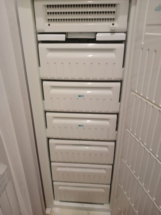 Продам морозильную камеру