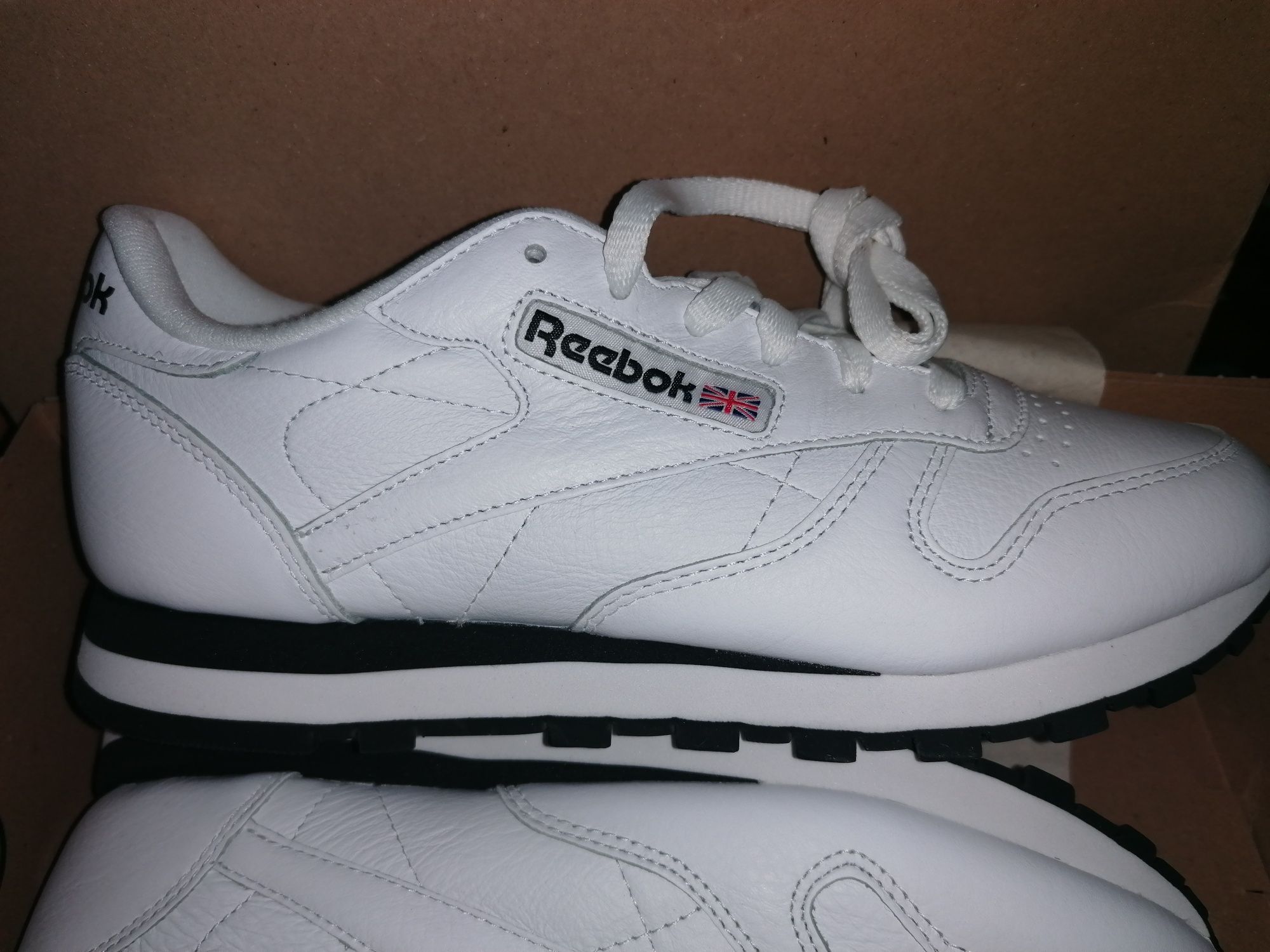 Adidași sport Reebok Classics