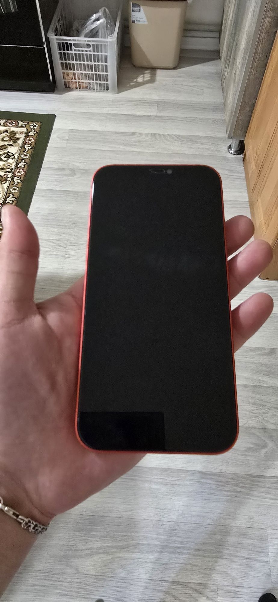 Продам iPhone 12 RED