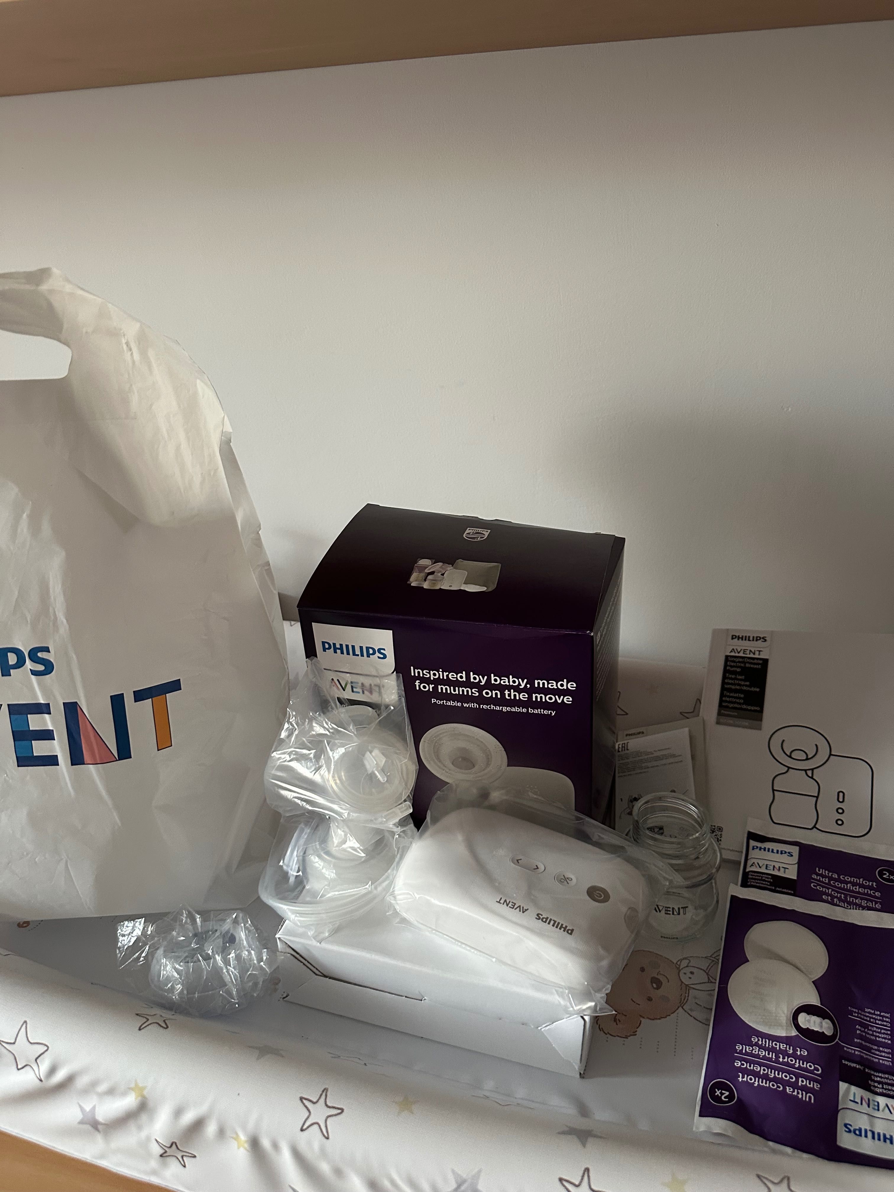 Чисто Нова ! Philips Avent Premium електрическа  помпа за кърма