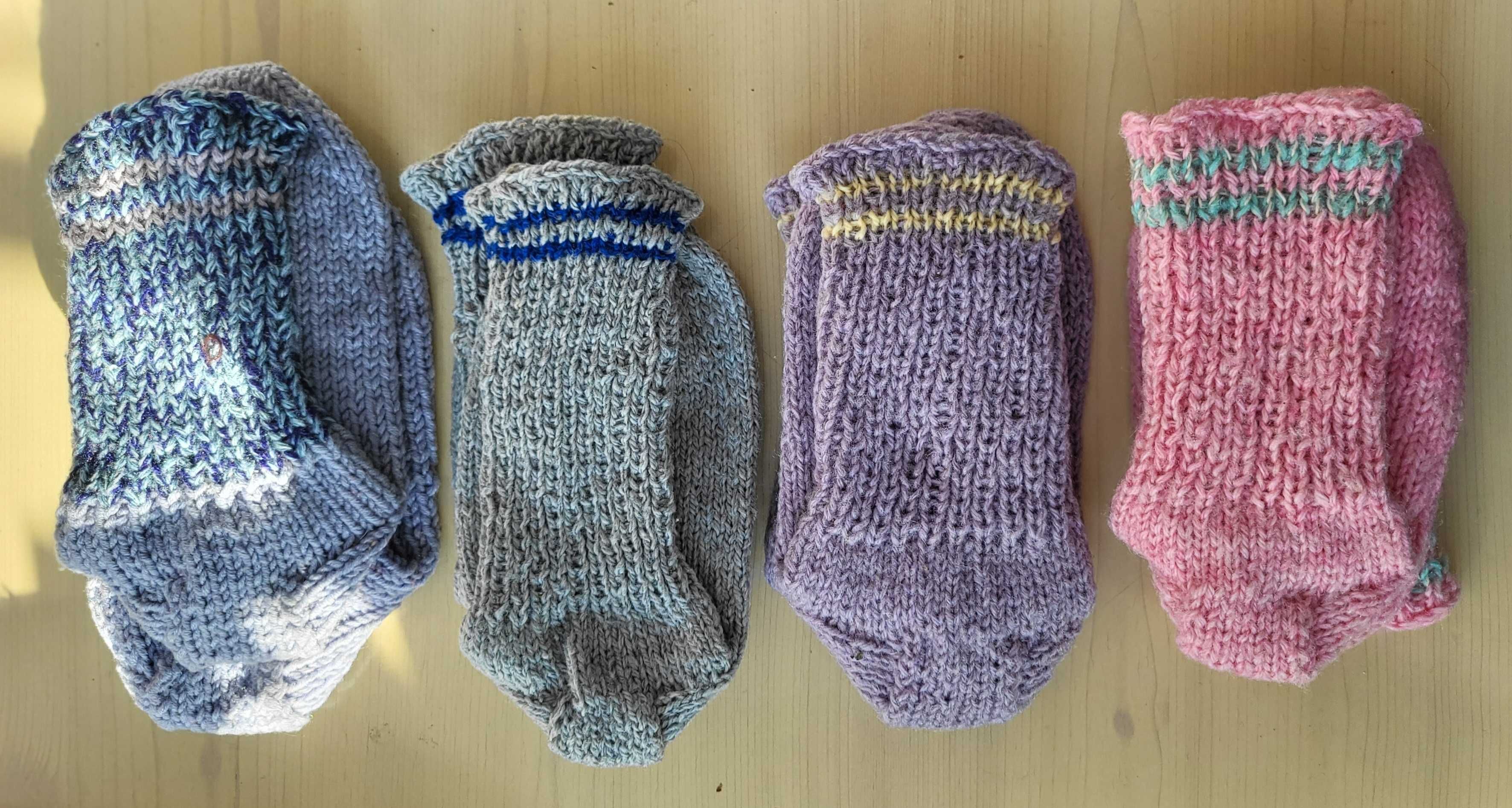 Продавам вълнени чорапи терлици ръчна изработка